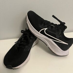 Nike Pegasus 38 Women’s Sneakers in Black